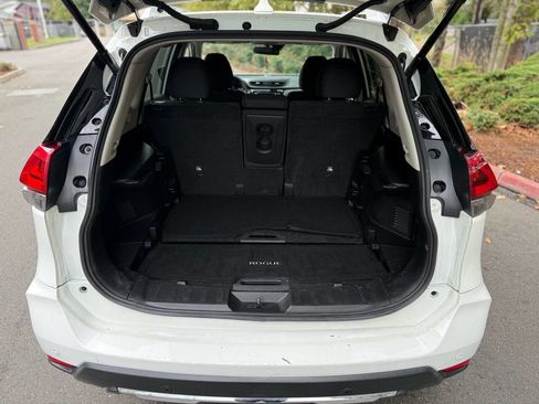 Used 2019 Nissan Rogue SV image 12