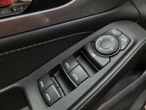 Used 2020 Chevrolet Traverse LT w/ Driver Confidence II Package AWD/4WD image 27