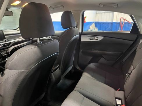 Used 2023 Kia Forte LXS w/ LXS Technology Package image 17