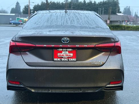 Used 2019 Toyota Avalon Limited w/ Advanced Safety Package image 7