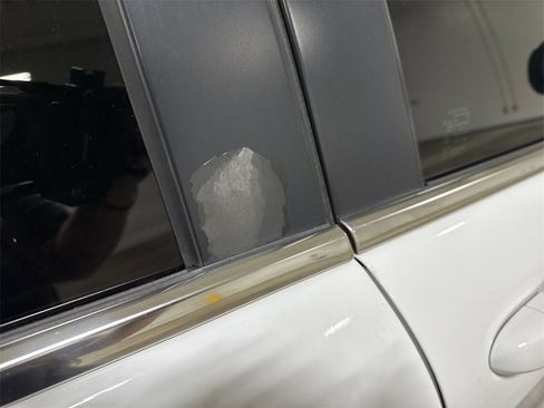 Used 2019 Jeep Cherokee Latitude w/ Popular Appearance Group image 28