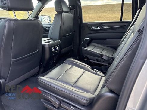 Used 2024 GMC Yukon XL Denali AWD/4WD image 14