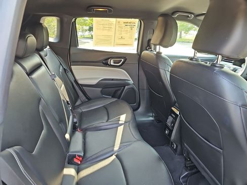 Used 2025 Jeep Compass Limited AWD/4WD image 15