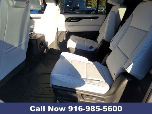 New 2026 Chevrolet Suburban Premier image 30