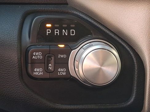 Used 2022 RAM 1500 Laramie AWD/4WD image 14
