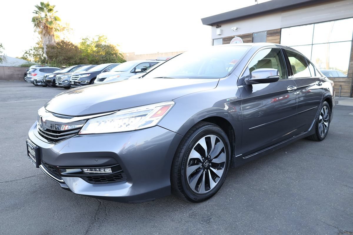 Used 2017 Honda Accord Touring image 34