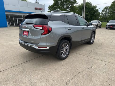 Used 2023 GMC Terrain SLT AWD/4WD image 3