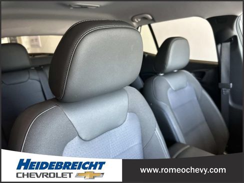 Used 2024 Chevrolet Trax LT w/ Driver Confidence Package FWD image 33