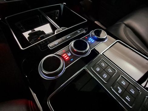 Used 2015 Land Rover Range Rover Long Wheelbase Autobiography image 47