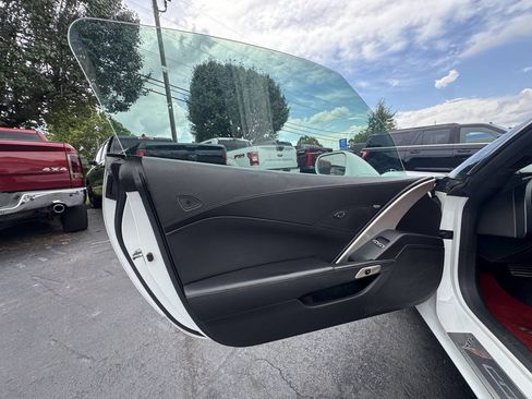 Used 2016 Chevrolet Corvette Stingray Convertible RWD image 12