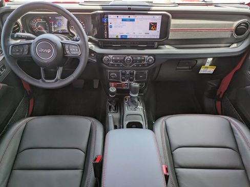 Used 2026 Jeep Wrangler Unlimited Rubicon AWD/4WD image 15