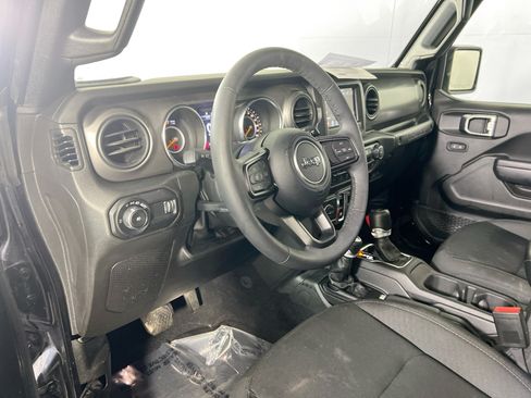 Used 2023 Jeep Wrangler Sport AWD/4WD image 9