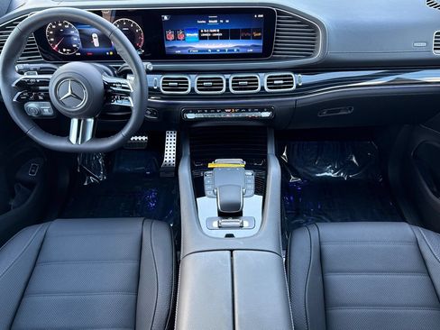 New 2025 Mercedes-Benz GLS 580 4MATIC image 3