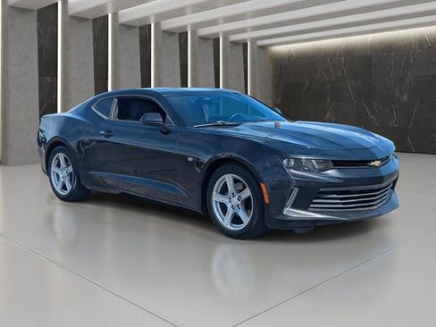 Used 2016 Chevrolet Camaro LT image 8