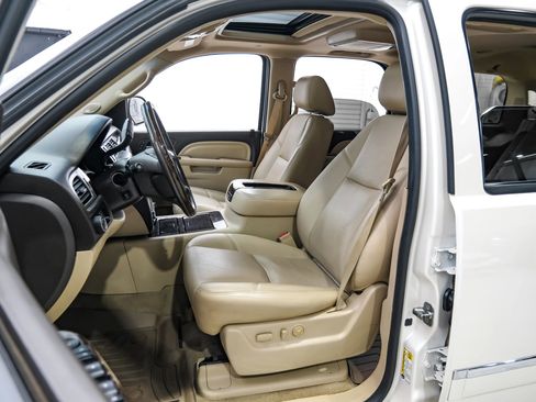 Used 2014 GMC Yukon Denali RWD image 41