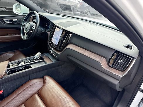 Used 2022 Volvo XC60 B5 Inscription w/ Advanced Package image 33