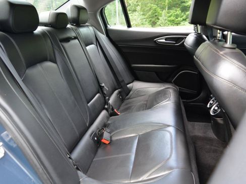 Used 2019 Alfa Romeo Giulia RWD image 15