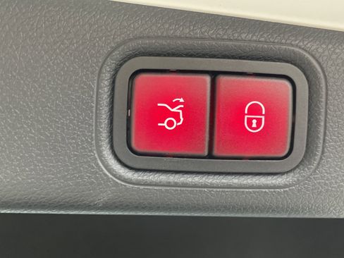 Used 2019 Mercedes-Benz E 450 4MATIC Sedan image 11