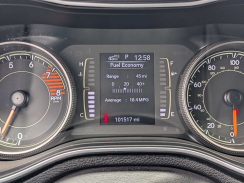 Used 2019 Jeep Cherokee Latitude Plus w/ Cold Weather Group AWD/4WD image 22