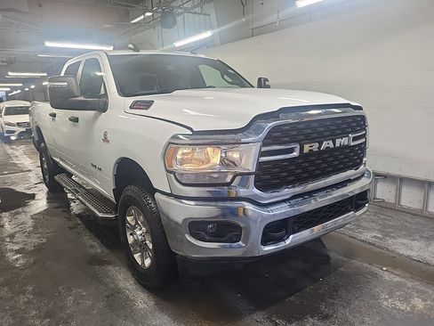 Used 2024 RAM 2500 Big Horn w/ Off Road Package AWD/4WD image 4
