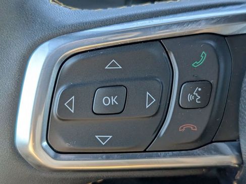 Used 2024 Jeep Wrangler Unlimited Sahara image 27