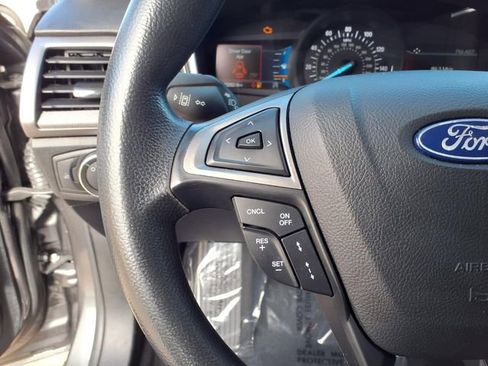 Used 2020 Ford Fusion SE FWD image 12