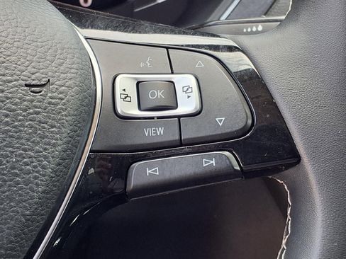 Used 2021 Volkswagen Tiguan SEL FWD image 18