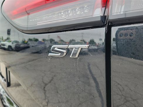 Used 2023 Buick Envision Essence w/ Sport Touring Package AWD/4WD image 8