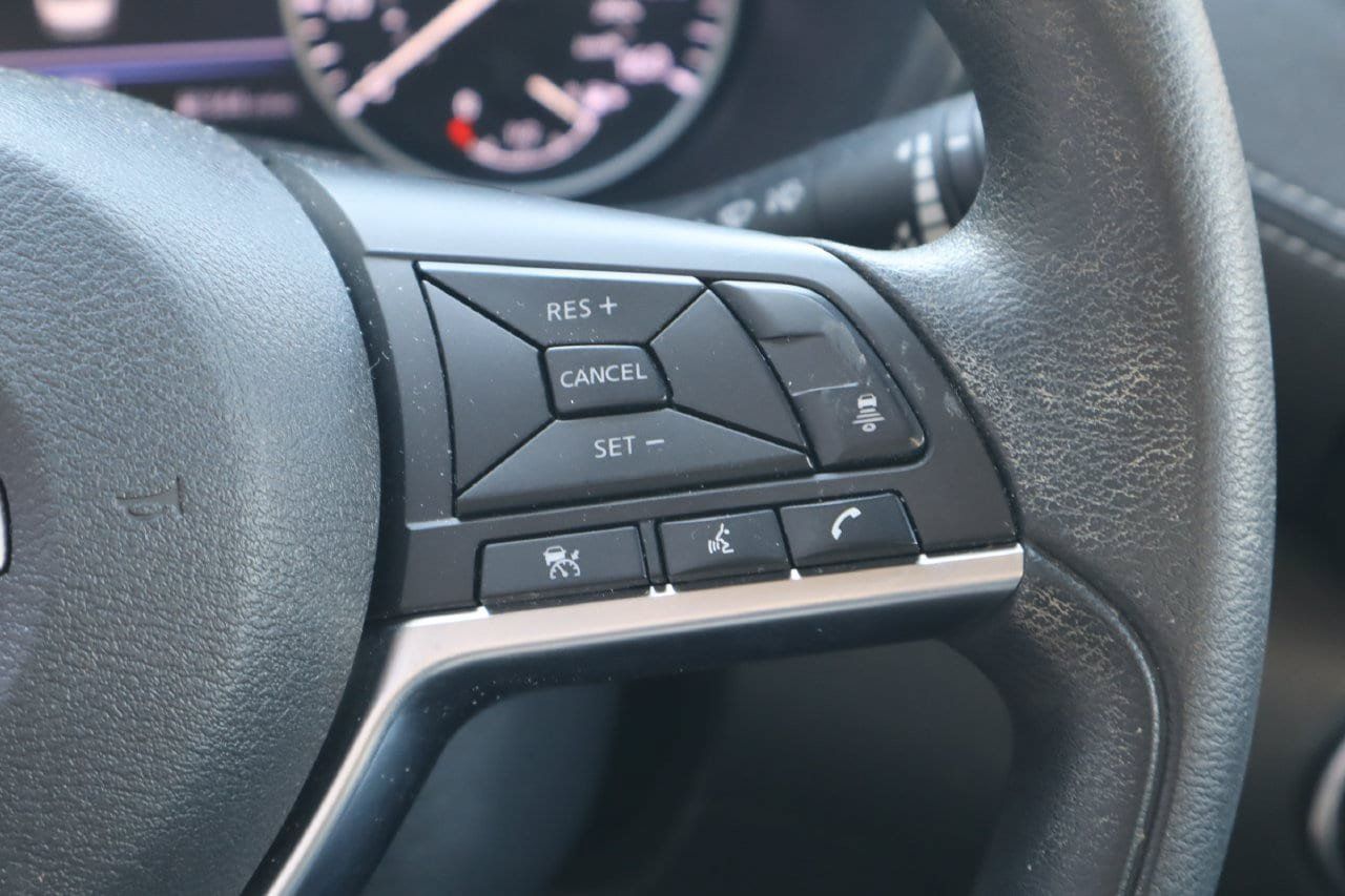 Used 2024 Nissan Sentra SV FWD image 13