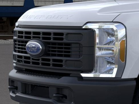 New 2026 Ford F250 XL w/ F-250 >10K GVWR Package AWD/4WD image 17
