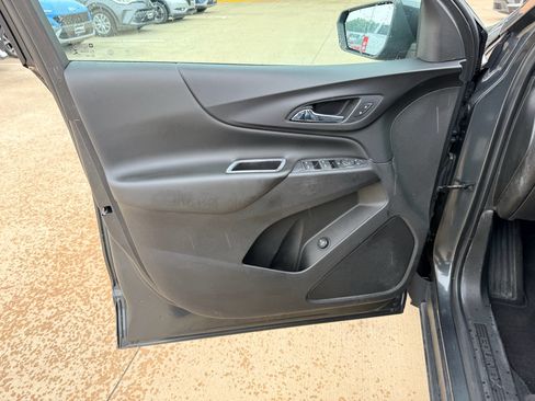 Used 2021 Chevrolet Equinox LT FWD image 11