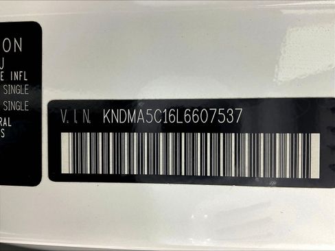 Used 2020 Kia Sedona L FWD image 19