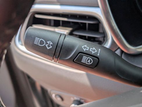 Used 2024 Chevrolet Equinox LT FWD image 24