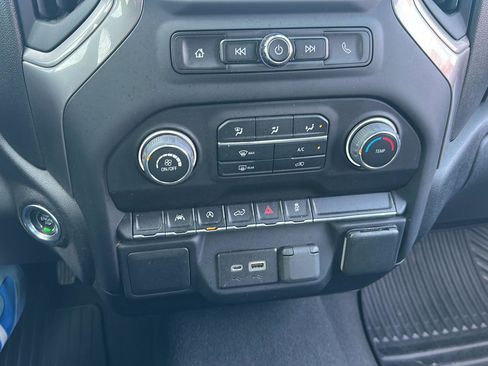Used 2022 Chevrolet Silverado 1500 Custom image 25