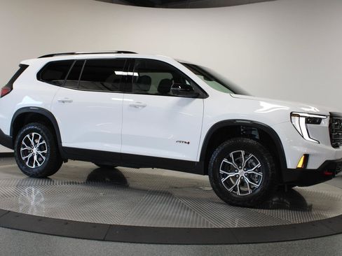 Used 2026 GMC Acadia AT4 w/ Luxury Package AWD/4WD image 14