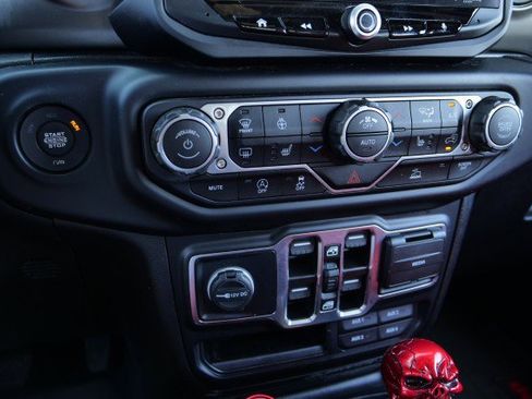 Used 2022 Jeep Gladiator Sport AWD/4WD image 16