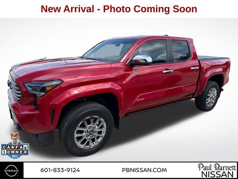 Used 2025 Toyota Tacoma Limited AWD/4WD image 2