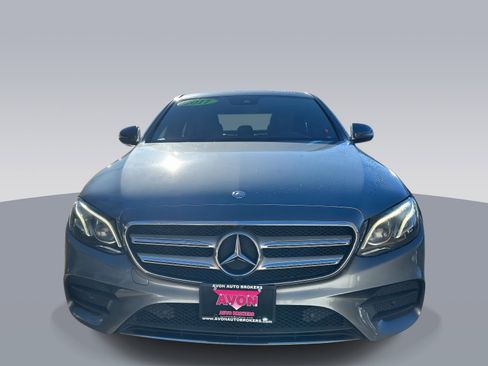 Used 2017 Mercedes-Benz E 300 4MATIC image 8