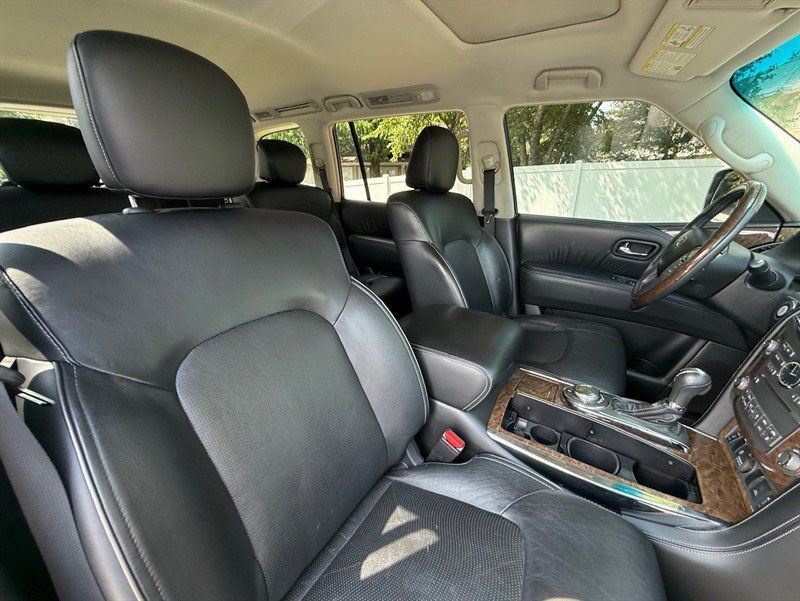 Used 2016 INFINITI QX80 4WD w/ Driver's Assistance Package image 18