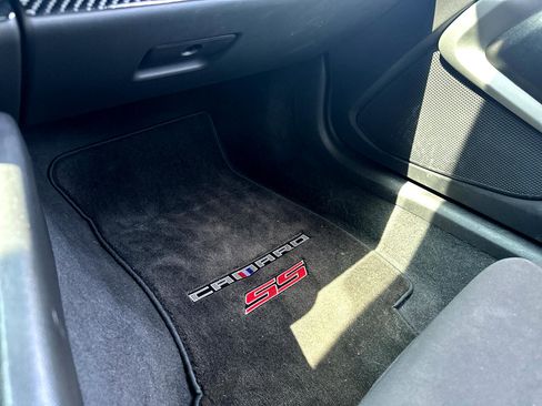 Used 2018 Chevrolet Camaro SS image 35