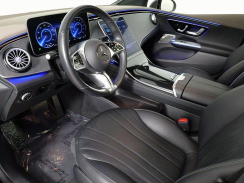 Used 2023 Mercedes-Benz EQE 500 4MATIC Sedan image 29