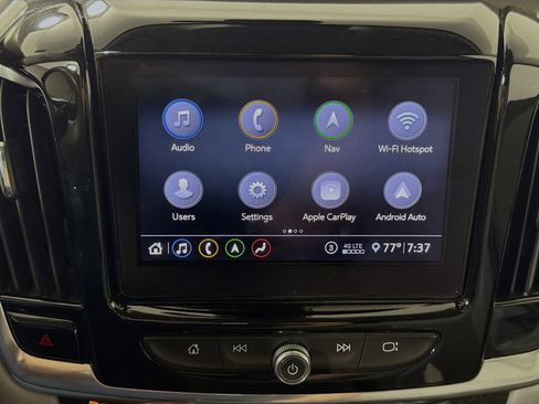 Used 2021 Chevrolet Traverse Premier FWD image 16