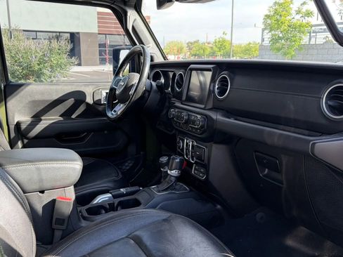 Used 2020 Jeep Wrangler Unlimited Sahara AWD/4WD image 14