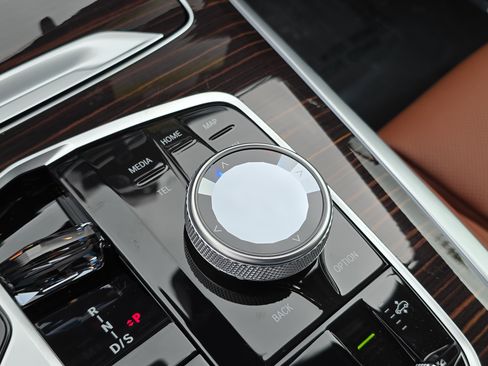 New 2026 BMW X7 M60i image 29