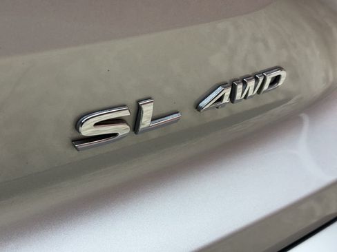 Used 2025 Nissan Pathfinder SL AWD/4WD image 3
