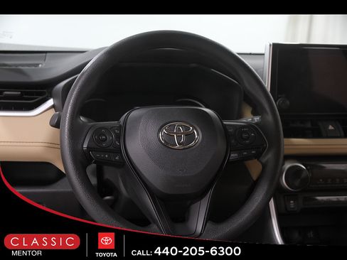 Certified 2025 Toyota RAV4 LE AWD/4WD image 6