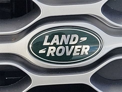New 2025 Land Rover Discovery S image 9