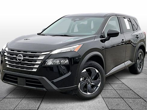 Used 2024 Nissan Rogue SV image 1