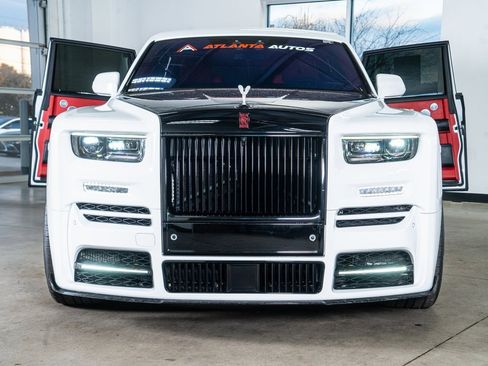 Used 2023 Rolls-Royce Phantom Sedan image 3