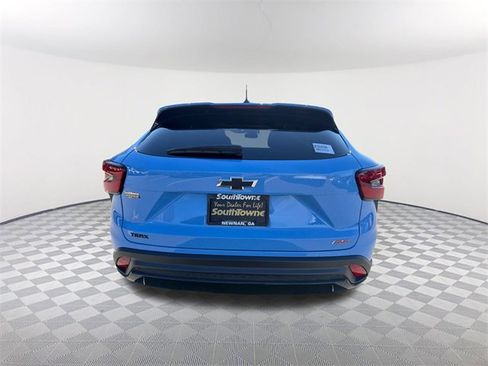 Used 2024 Chevrolet Trax RS w/ Sunroof Package image 6